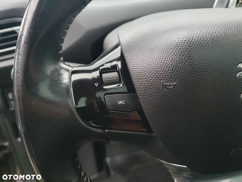 Peugeot 308 1.6 BlueHDi Allure S&S - 21