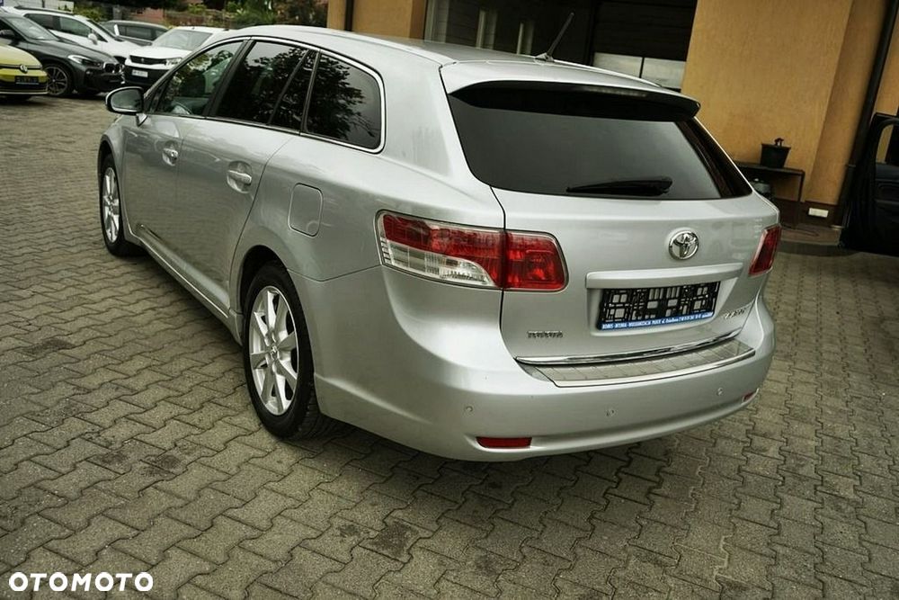 Toyota Avensis - 6