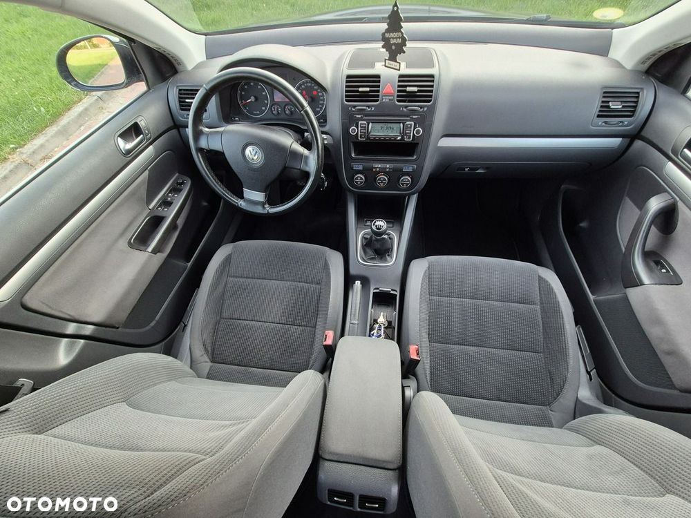 Volkswagen Golf - 10
