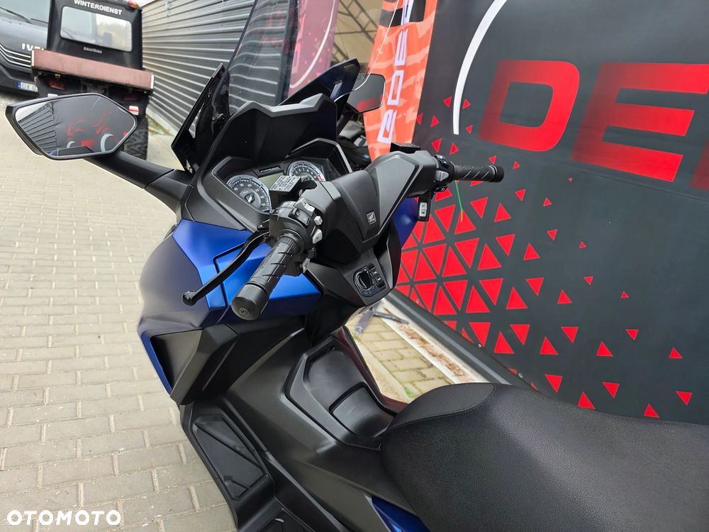 Honda NSS - 17