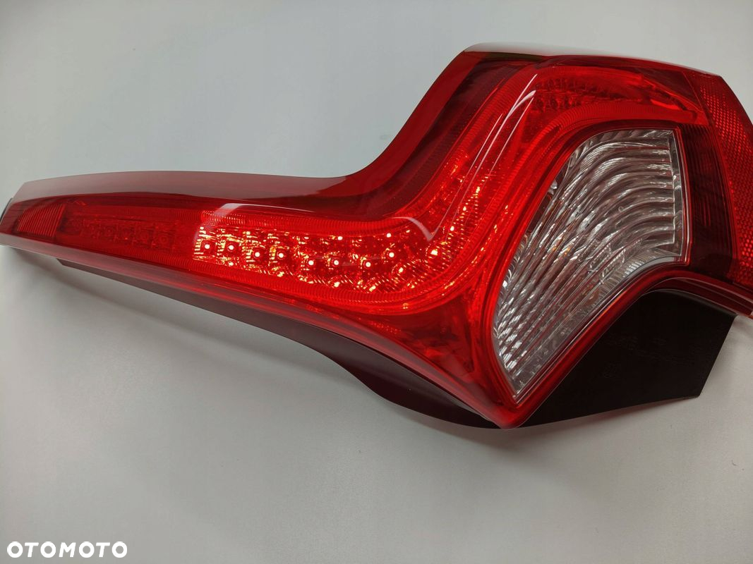 LAMPA TYŁ TYLNA PRAWA 31214964 VOLVO V60 - 2