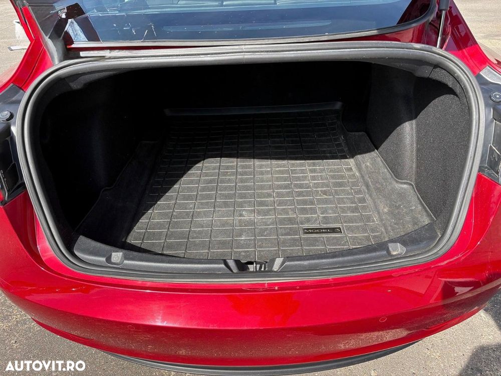 Tesla Model 3 - 16