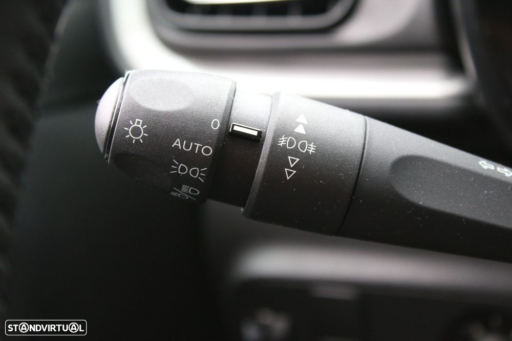 Citroën C3 1.2 PureTech Shine EAT6 - 22