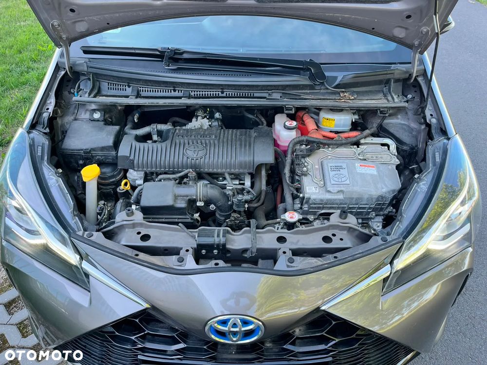 Toyota Yaris Hybrid 100 Selection Passion - 11