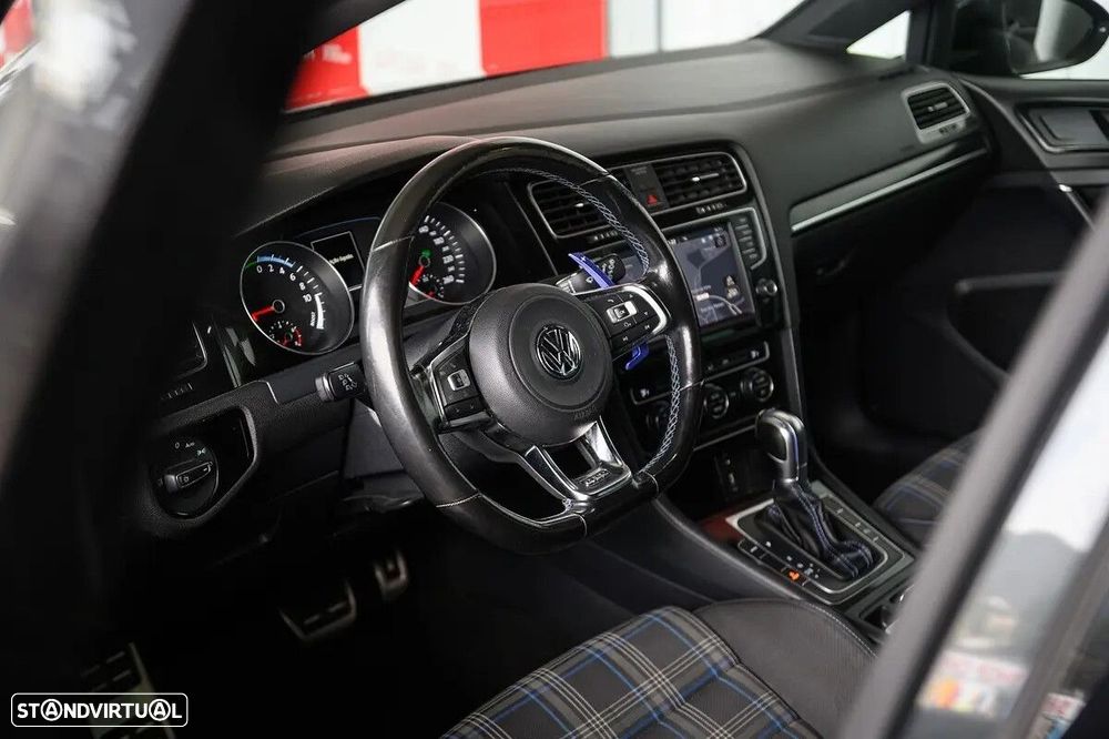 VW Golf 1.4 GTE Plug-In-Hybrid DSG - 22