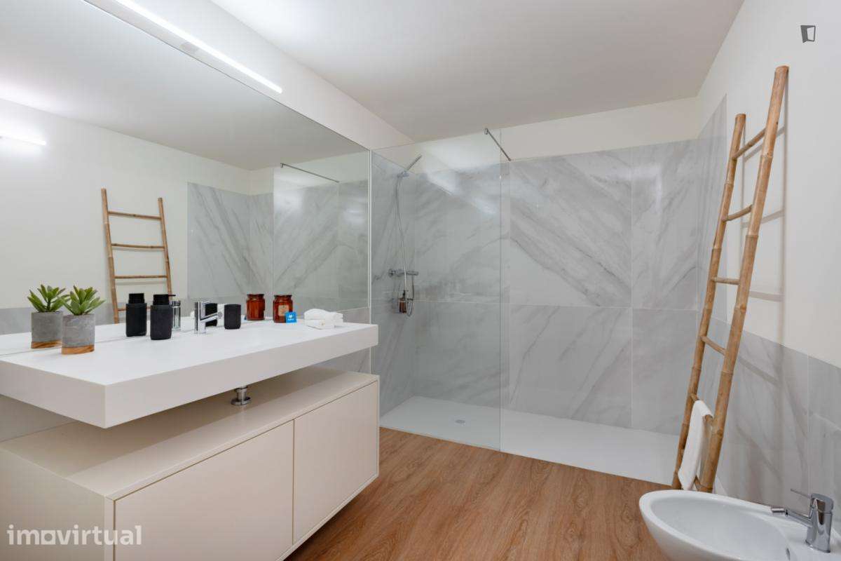 Apartamento com 1 quartos - localizado em Campanhã Porto - Grande imagem: 3/43