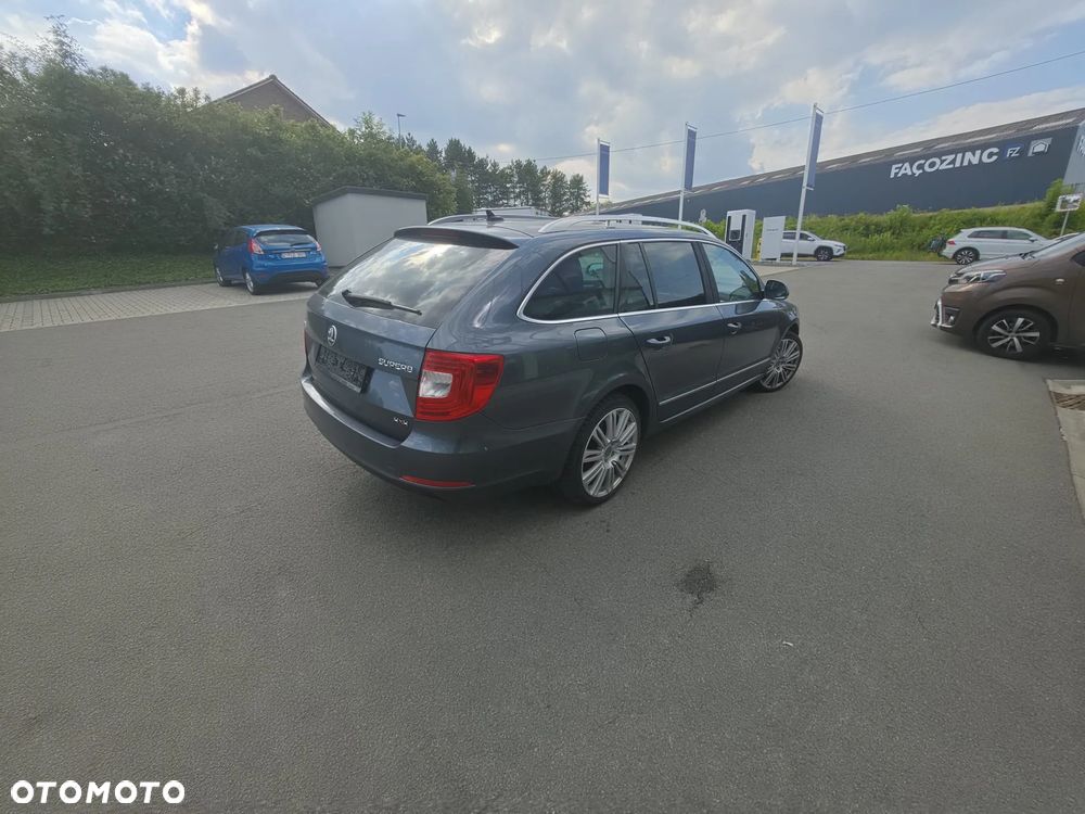 Skoda Superb 2.0 TDI 4x4 Exclusive - 16