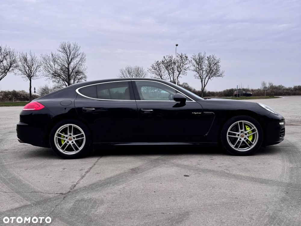 Porsche Panamera - 3