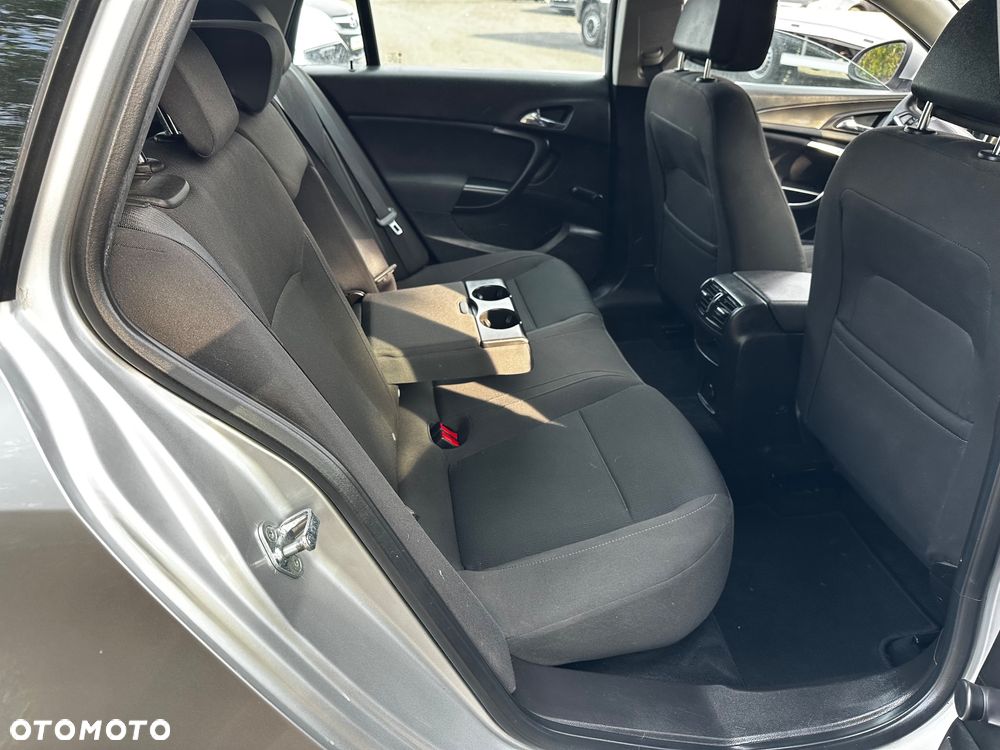 Opel Insignia 1.8 - 19