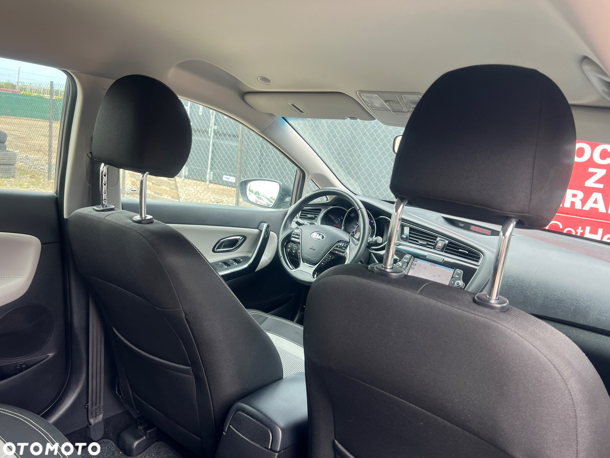 Kia Ceed - 10