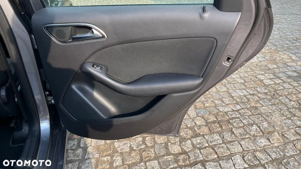 Mercedes-Benz Klasa B 180 (BlueEFFICIENCY) - 17