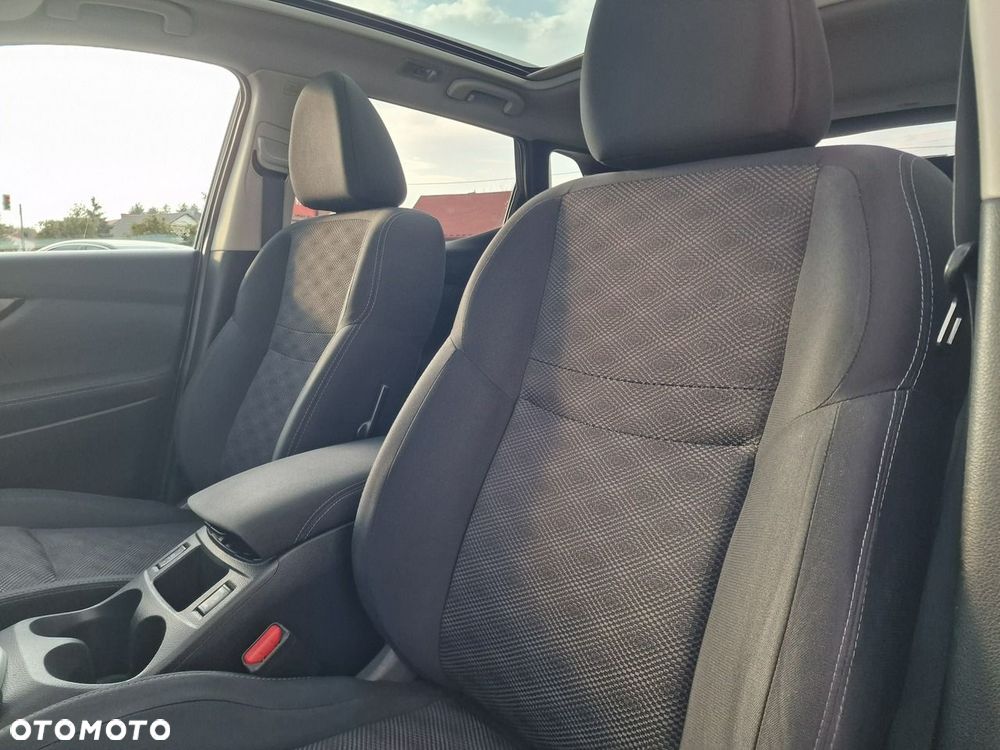 Nissan Qashqai 1.2 DIG-T N-Connecta EU6 - 17