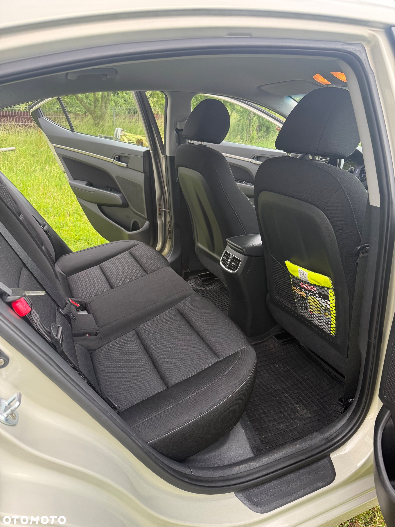 Hyundai Elantra 1.6 Premium - 19