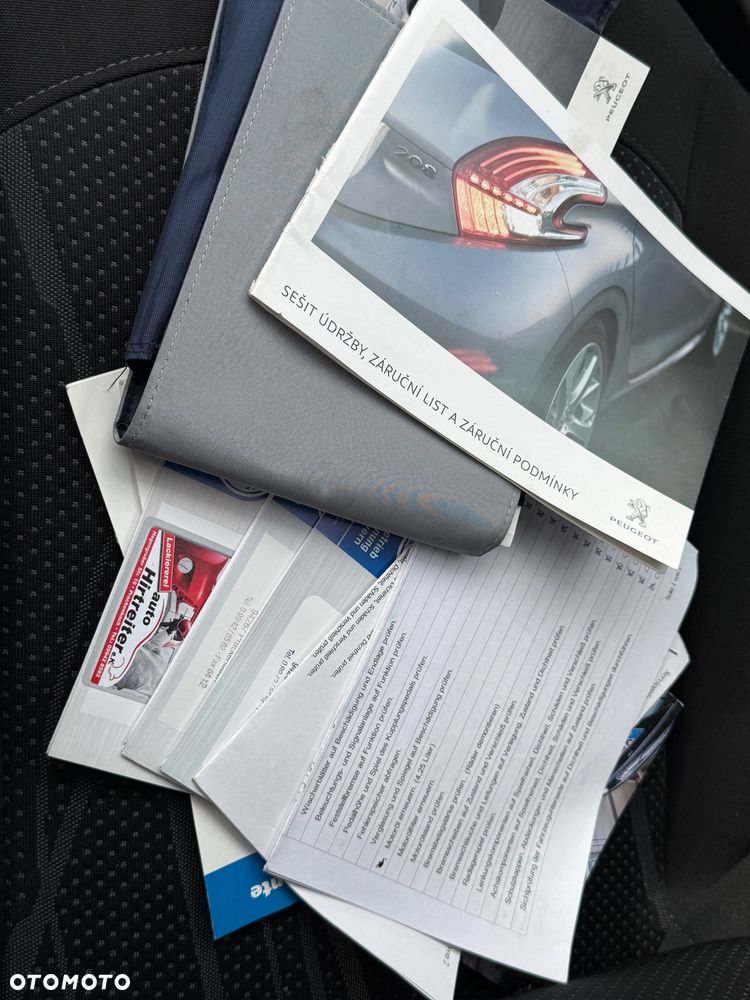 Peugeot 208 1.4 VTi Allure - 20