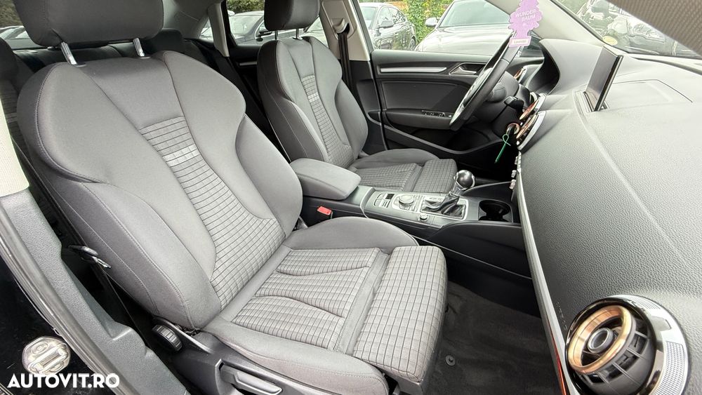 Audi A3 2.0 35 TDI S tronic Sport - 8