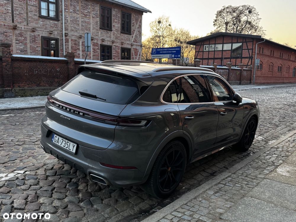 Porsche Cayenne - 2