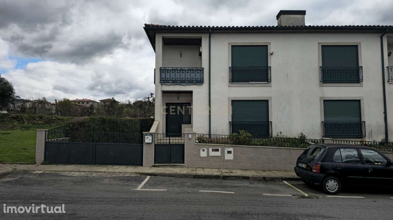 Moradia Geminada V3- Vila Boa do Bispo - Grande imagem: 2/27