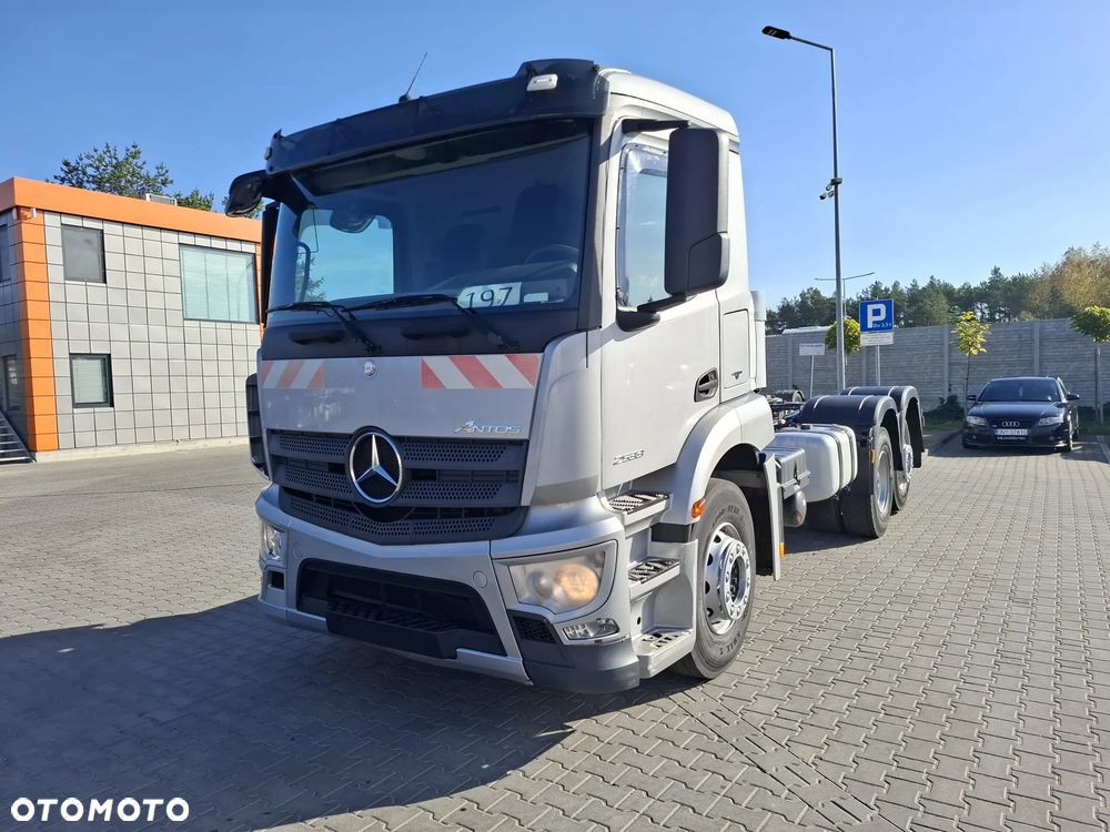 Mercedes-Benz Antos