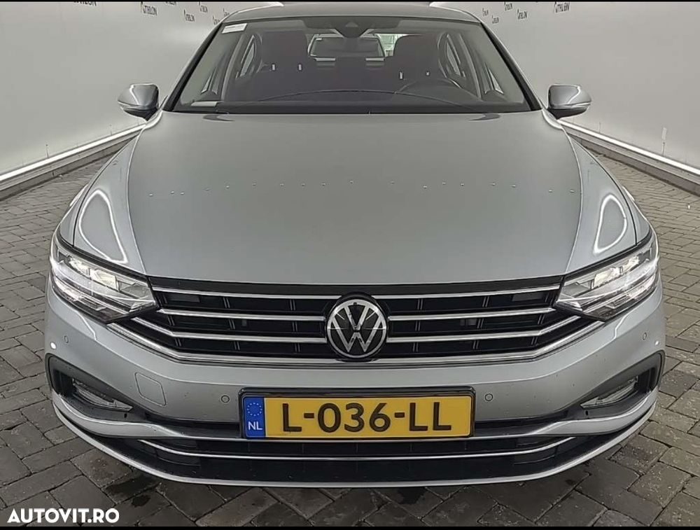 Volkswagen Passat 1.5 TSI ACT DSG Comfortline - 7