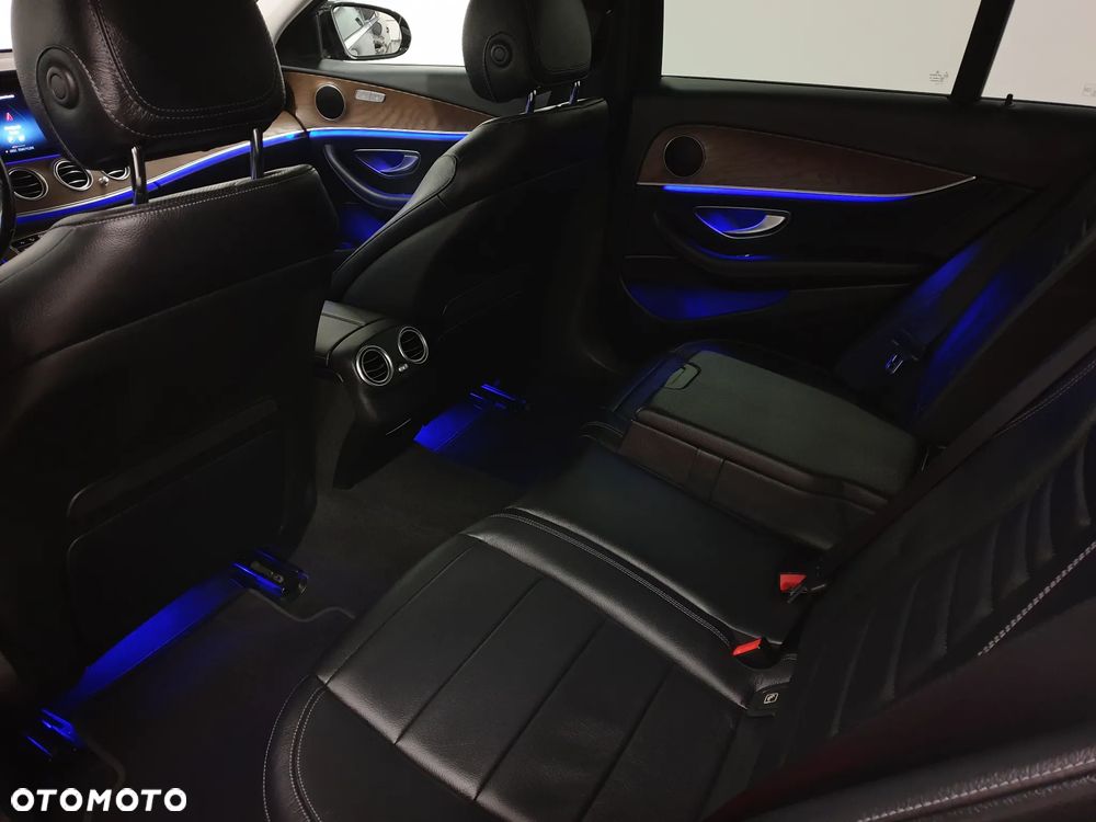 Mercedes-Benz Klasa E 300 de 4Matic 9G-TRONIC AMG Line - 30
