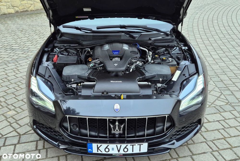 Maserati Quattroporte - 12