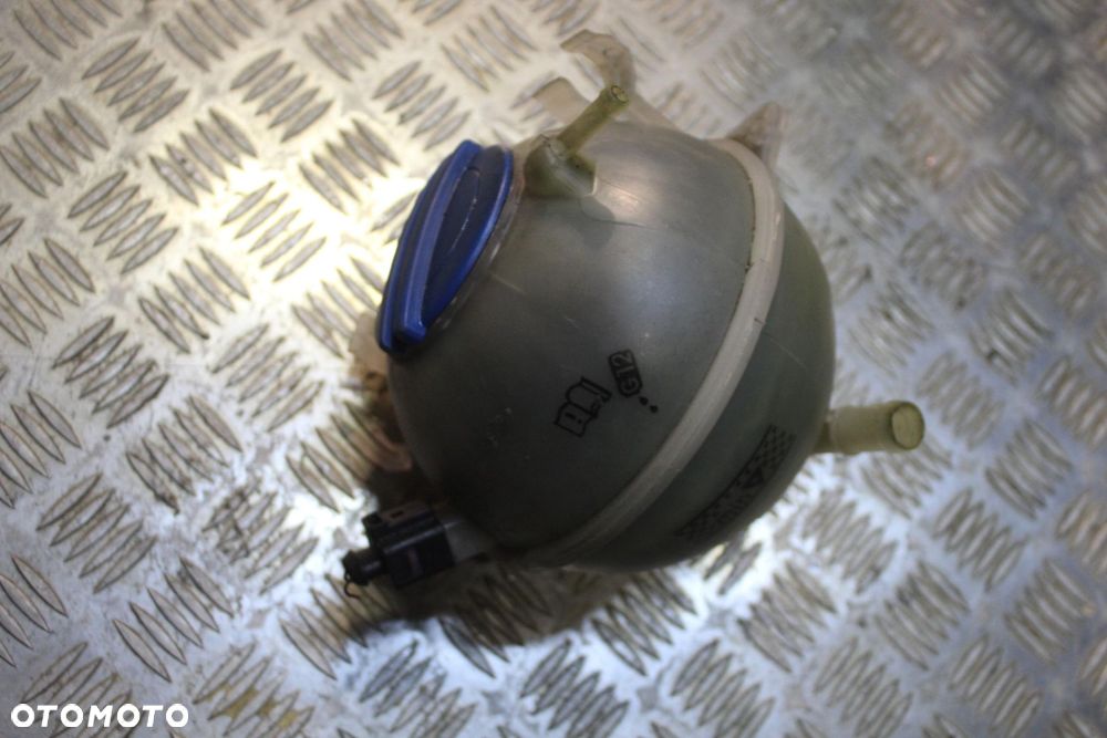 ZBIORNICZEK WYRÓWNAWCZY VW PASSAT B6 2.0 TDI