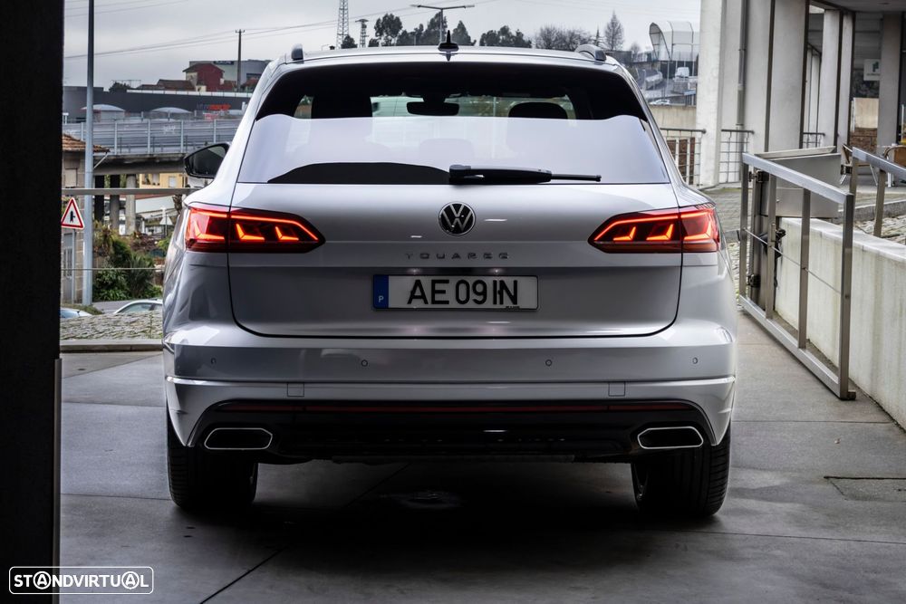 VW Touareg 3.0 TDI V6 R-Line - 6
