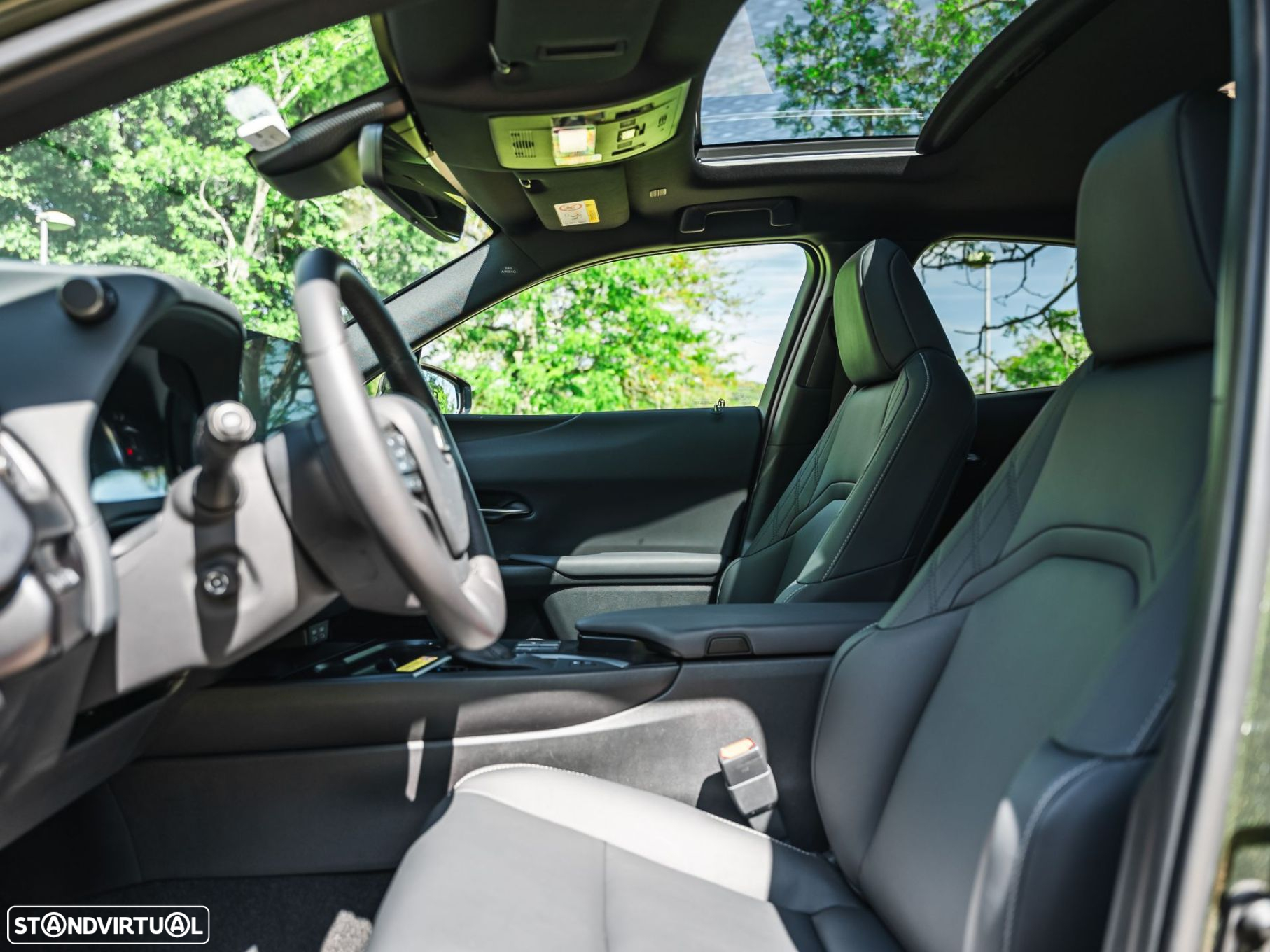 Lexus UX 250h - 12