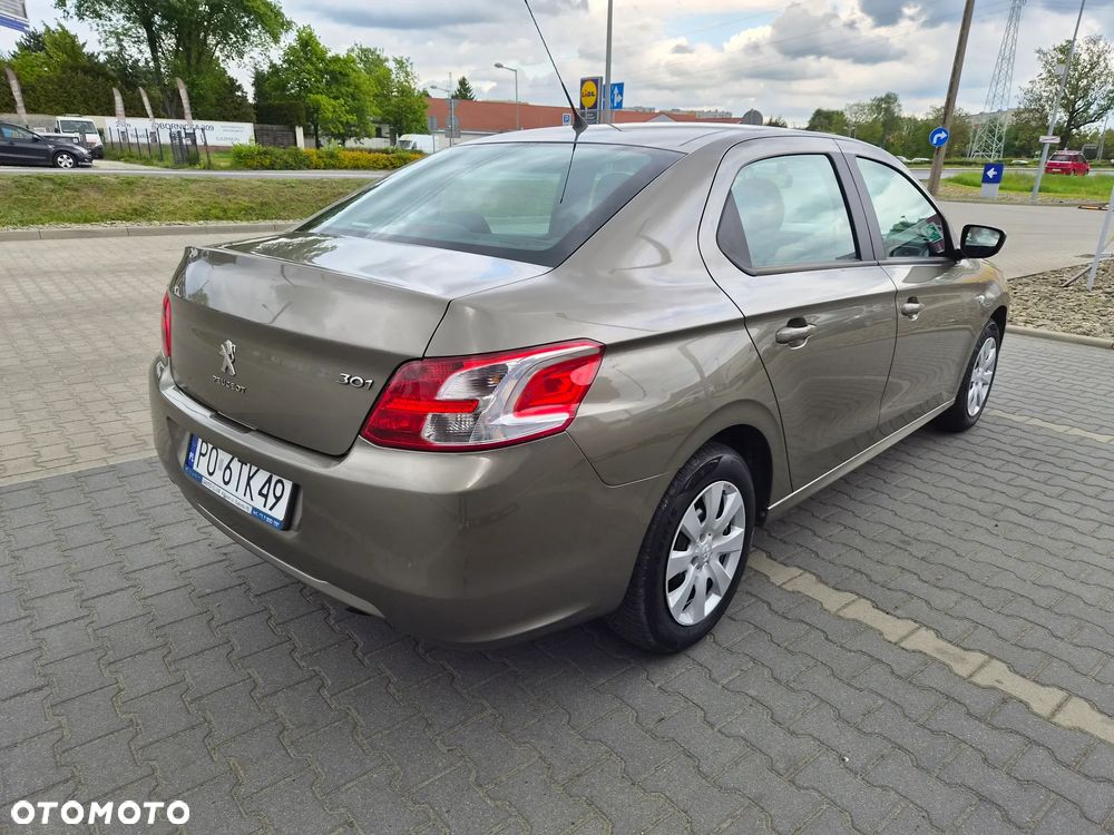 Peugeot 301 1.2 Pure Tech Active - 1