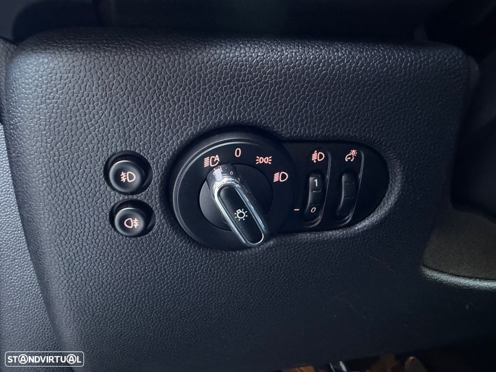 MINI 5 Portas One D - 15