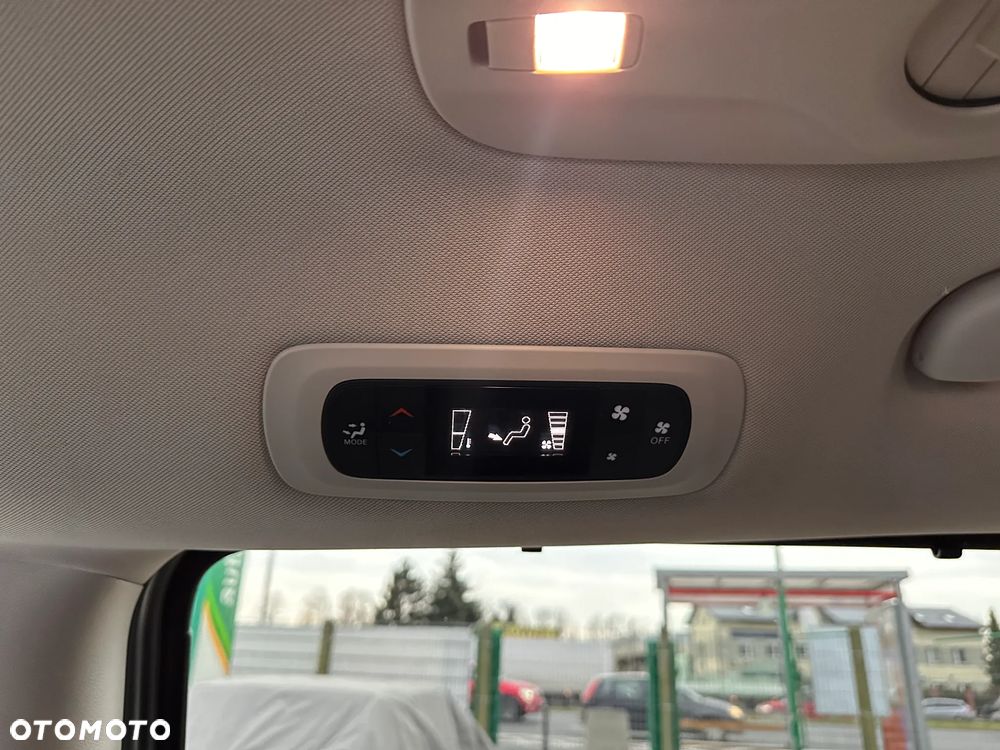 Chrysler Pacifica - 34