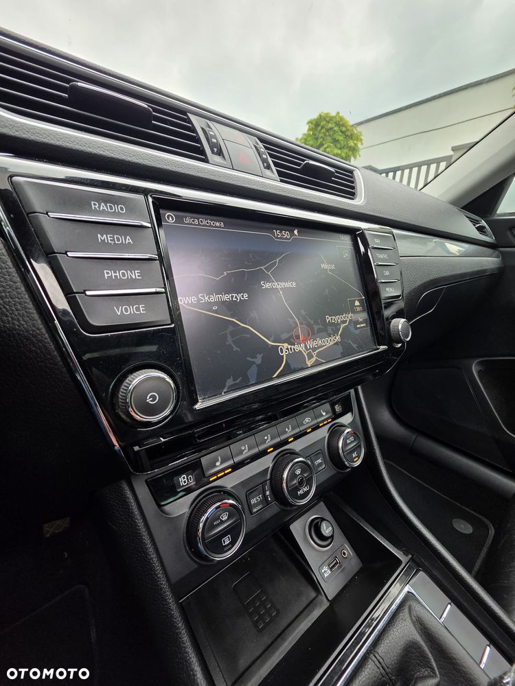 Skoda Superb 2.0 TDI Sportline - 19