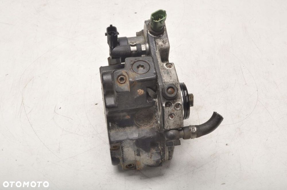 XC90 2.4 D5 POMPA WTRYSKOWA 31303475  0445010111 - 2