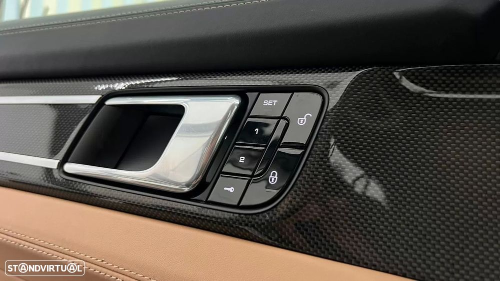 Porsche Panamera Sport Turismo 4 E-Hybrid Platinum Edition - 33