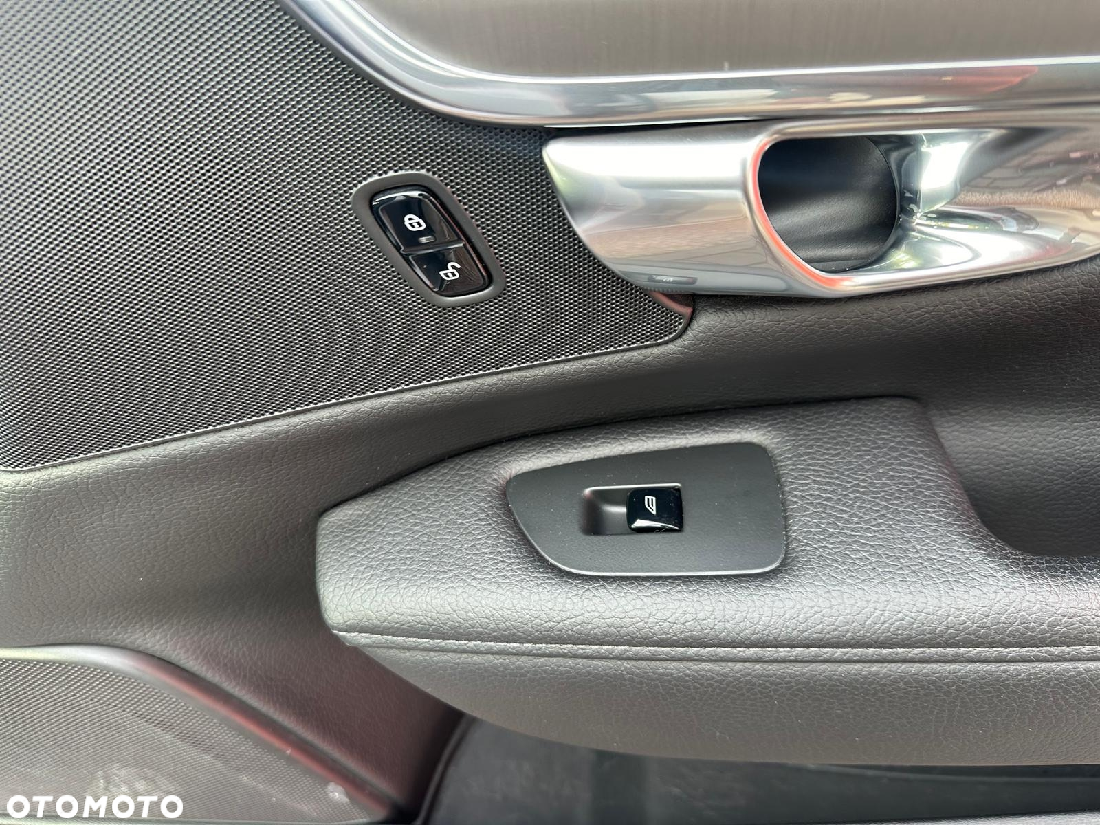 Volvo V90 D4 Momentum - 25