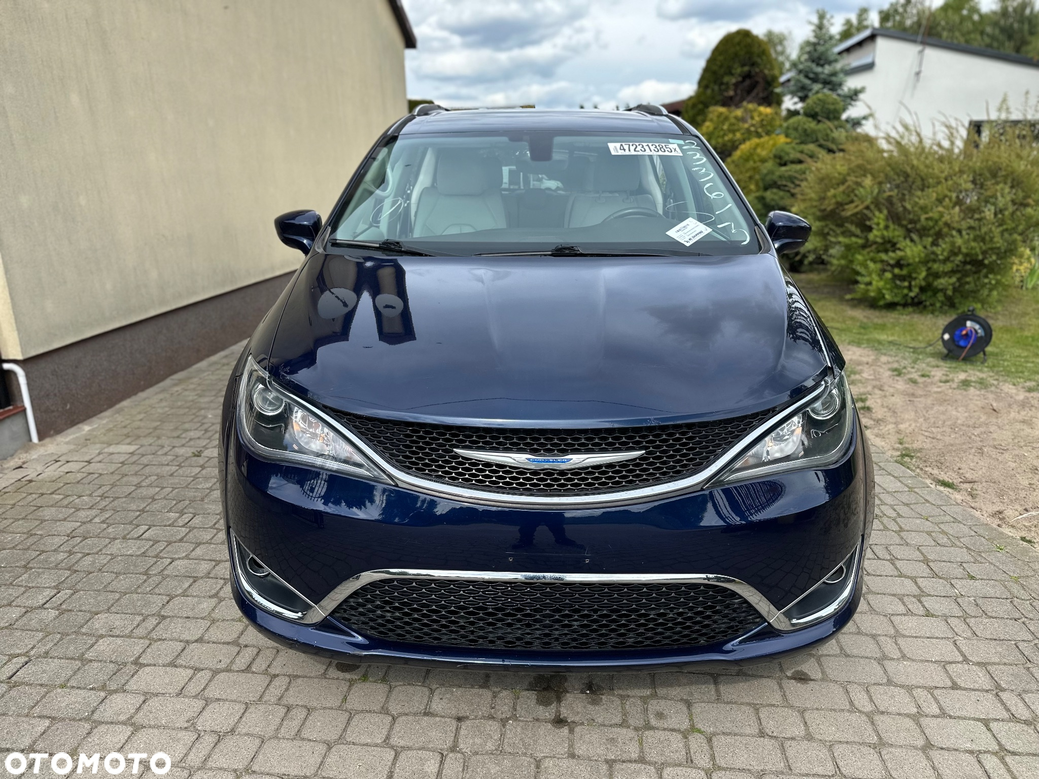 Chrysler Pacifica - 2