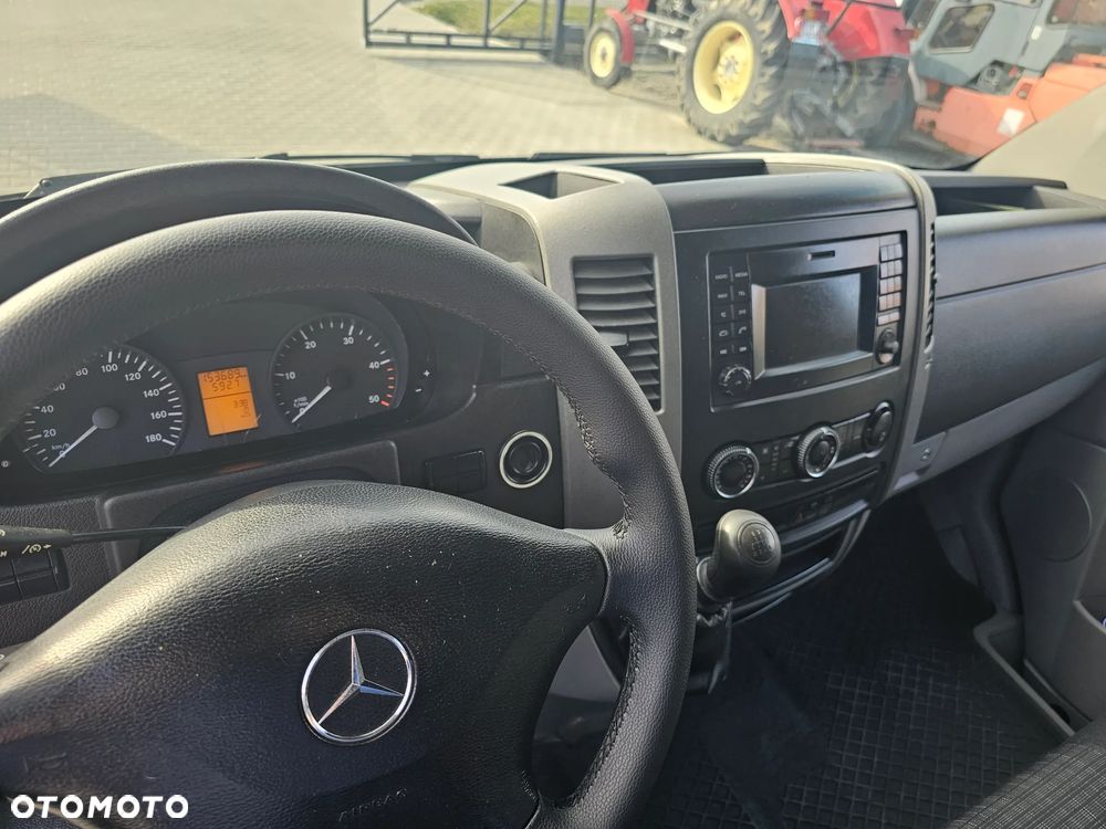 Mercedes-Benz Sprinter - 15