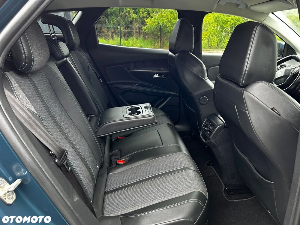 Peugeot 3008 225 e-EAT8 Allure - 37