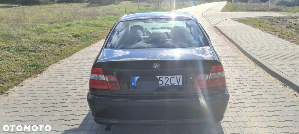 BMW Seria 3 318i - 5