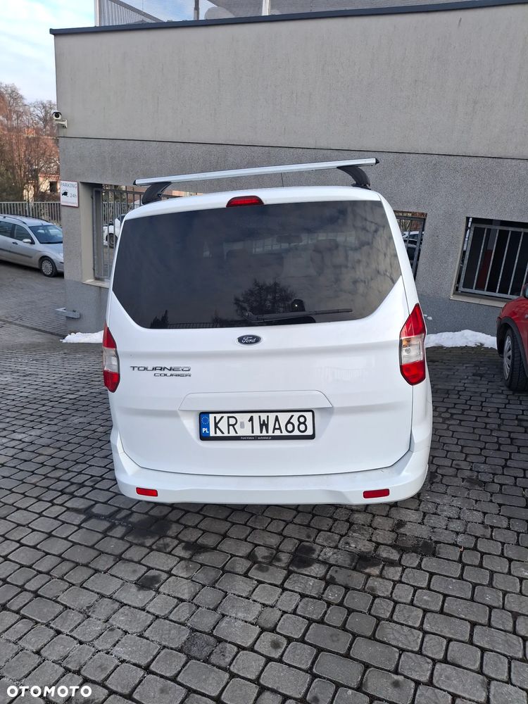 Ford Tourneo Courier - 2