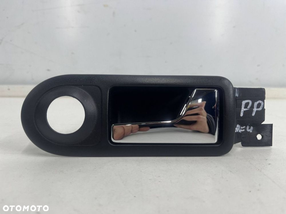 Klamka VW Golf IV 4 Bora 97-06r PRAWA przednia wewnętrzna rączka drzwi LUSTERKO MANUALNE 1j0837114 - 1