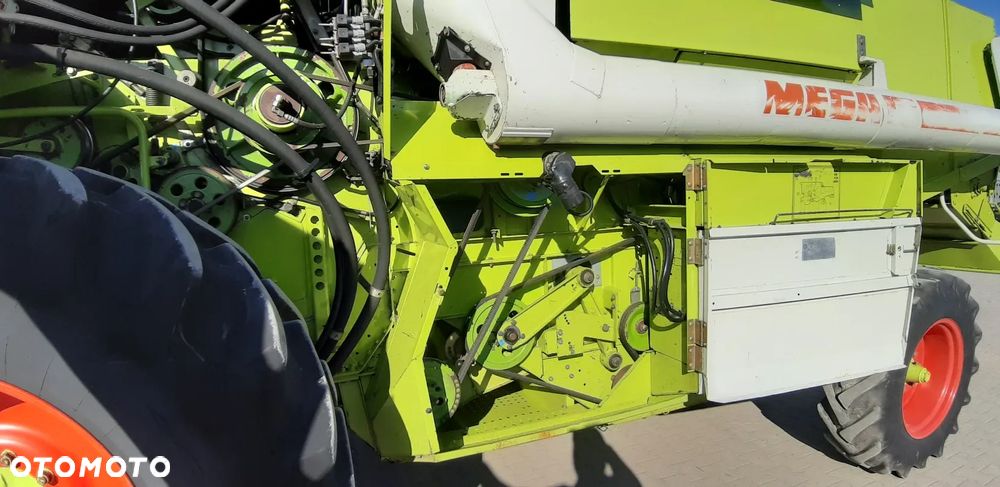 Claas Mega 208 - 14
