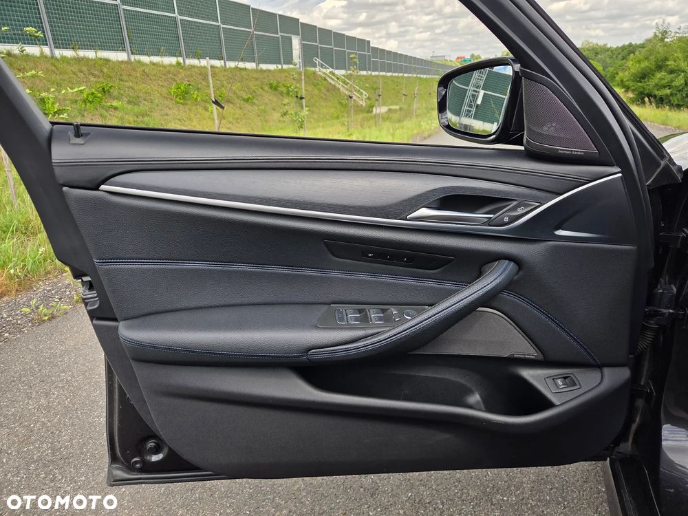 BMW Seria 5 530d xDrive mHEV M Sport sport - 33