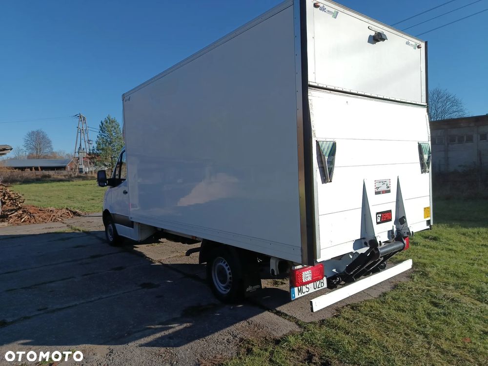 Mercedes-Benz Sprinter KONTENER+ winda ZEPRO (750kg) 2.0 diesel 170kM automat rok 2021.12 WEBASTO, OGRZEWANY KONTENER, SUPER STAN, BEZ RDZY!!! - 11