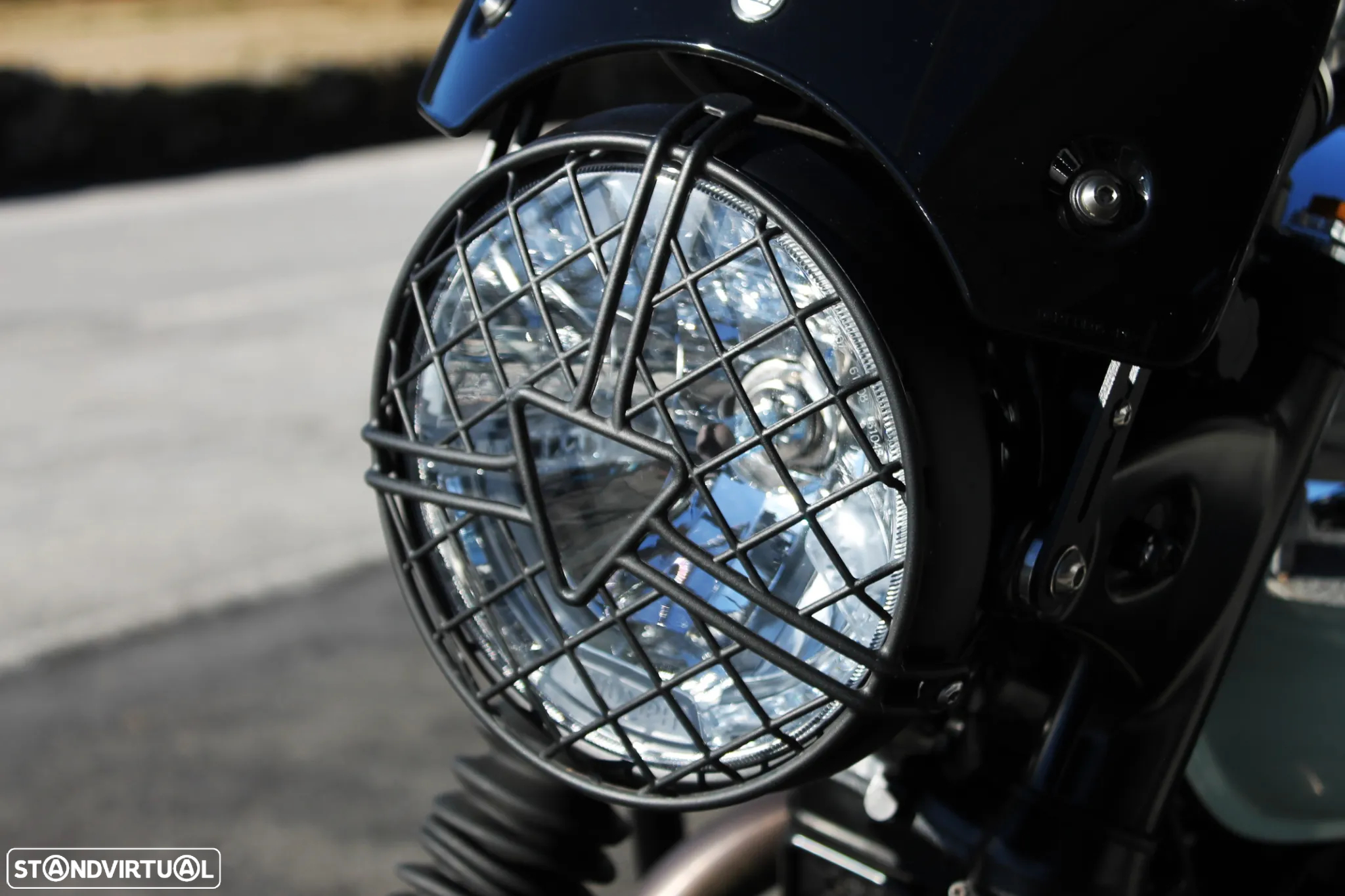 Triumph Bonneville Chrome Edition-Custom - 19