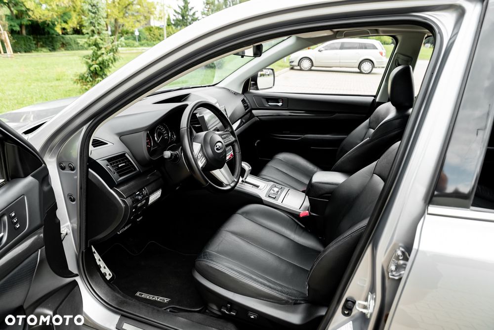 Subaru Legacy 2.5i GT - 5