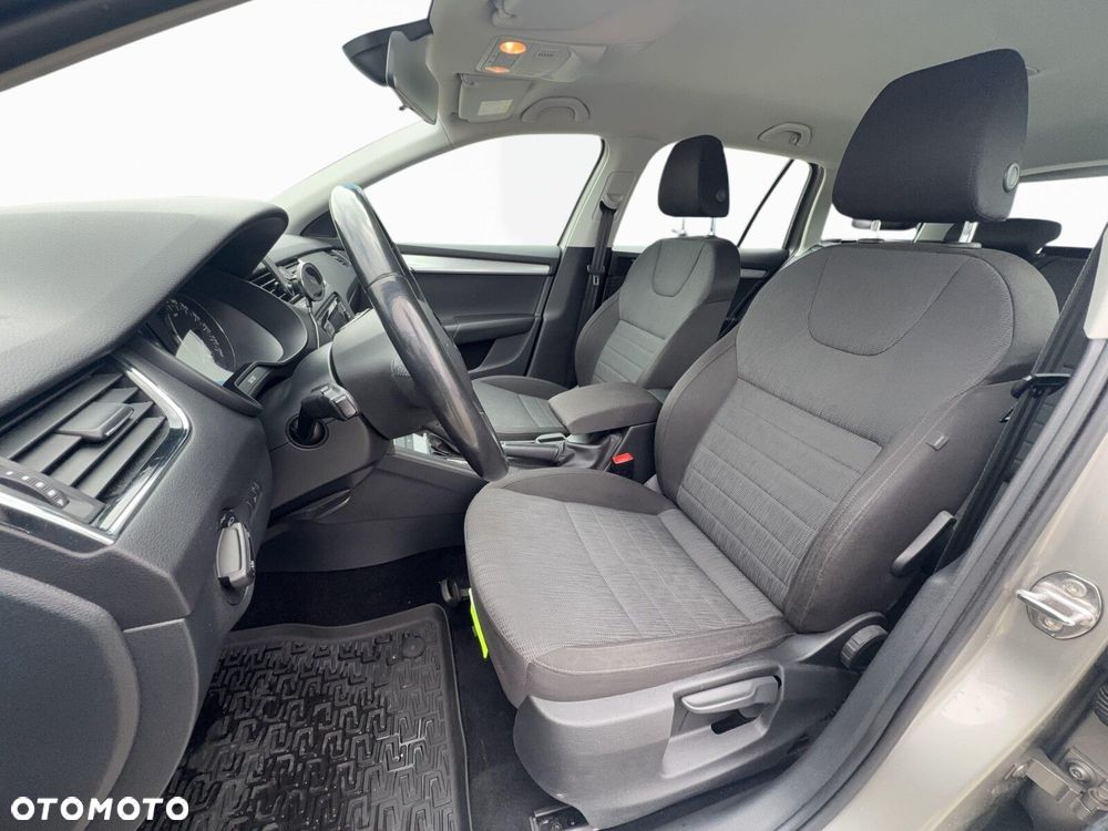 Skoda Octavia 1.6 TDI Ambition DSG - 24