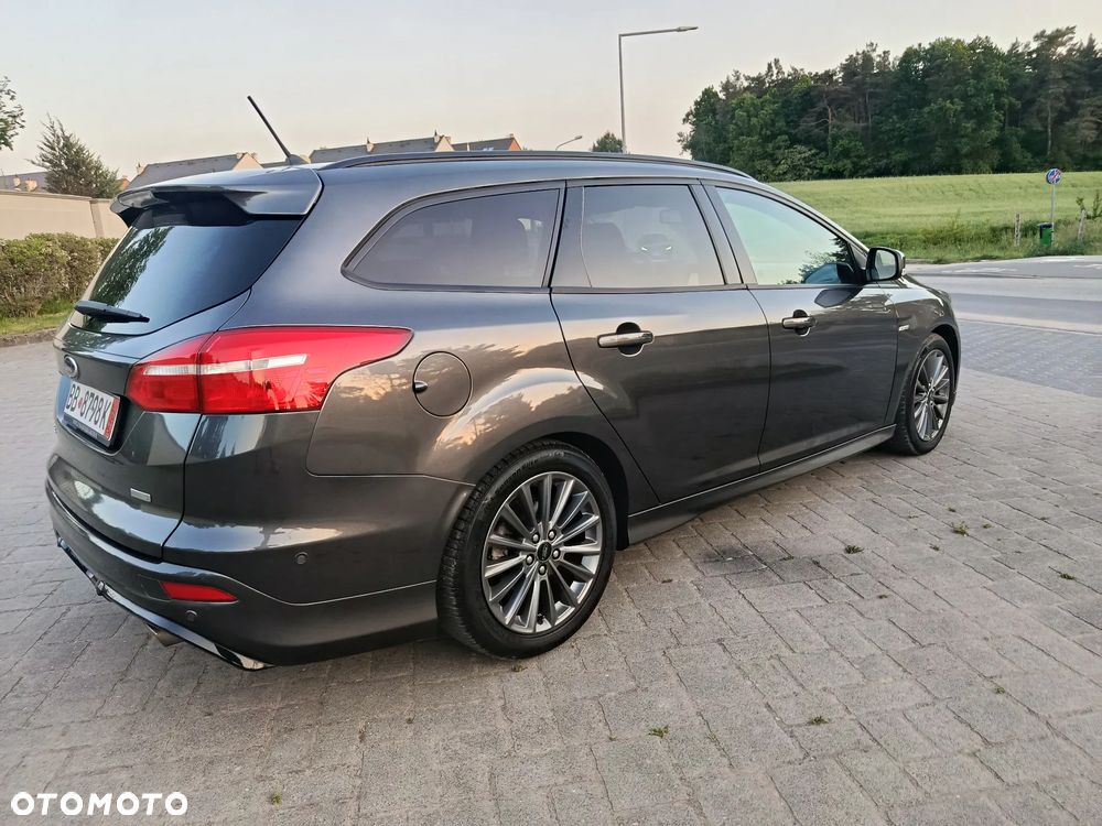 Ford Focus 1.5 EcoBoost STart-Stopp-System ST-LINE - 9