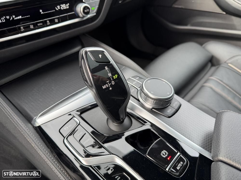 BMW 530 e Pack Desportivo M - 20