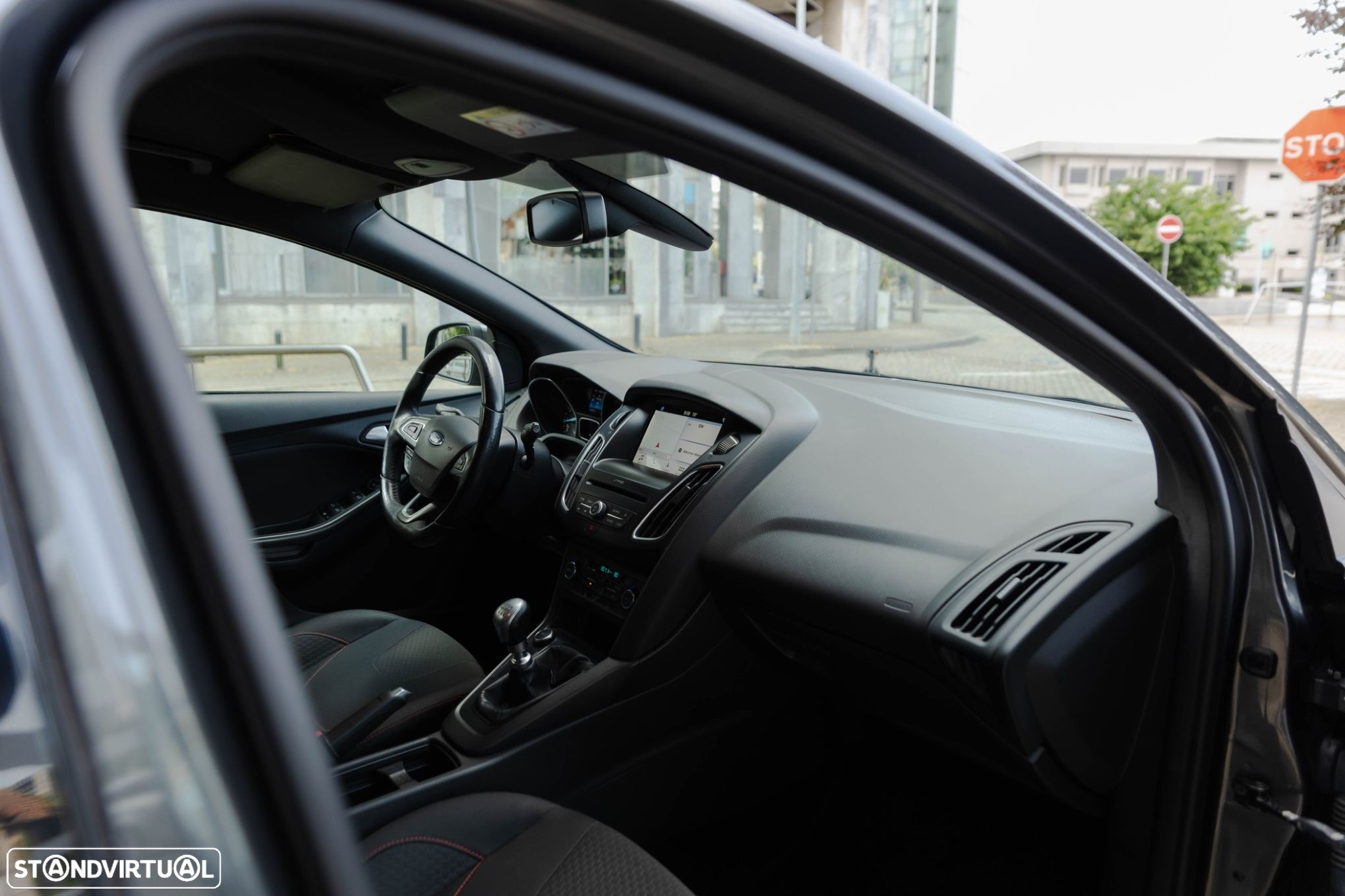 Ford Focus 1.0 SCTi ST-Line - 26